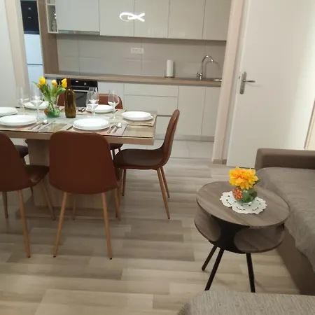 Smiljana Mucic Makarska