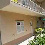 Smiljana Mucic アパート