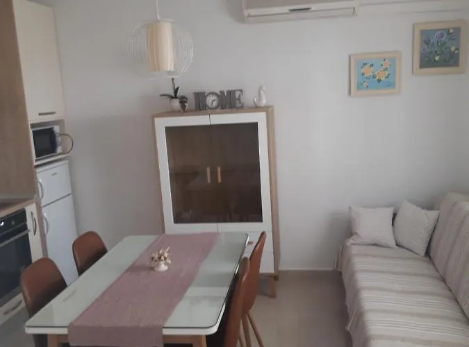 Smiljana Mucic * Макарска