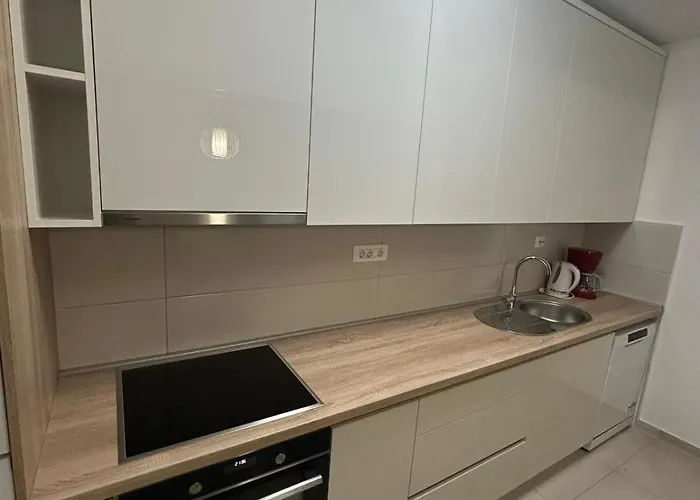 Smiljana Mucic Макарска