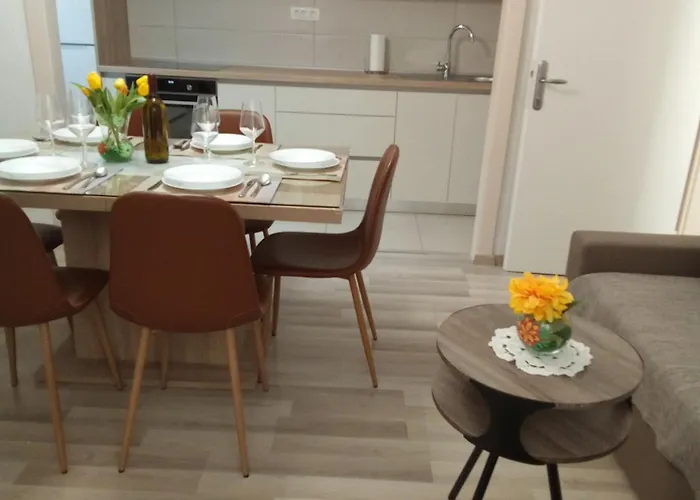 Smiljana Mucic Макарска