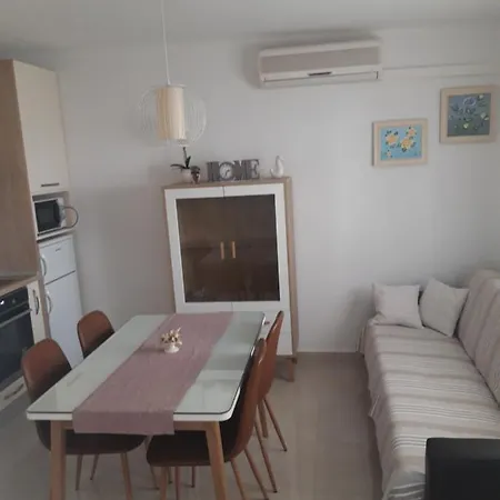 Smiljana Mucic * Makarska