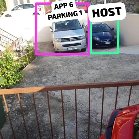 Smiljana Mucic * Makarska